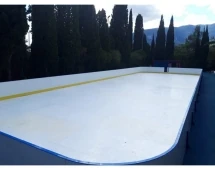 Хоккейная коробка из стеклопластика толщиной 7 мм, с обычными бортами, без ограждения из сетки, размер 56x26 м Хоккейная коробка из стеклопластика толщиной 7 мм, с обычными бортами, без ограждения из сетки, размер 56x26 м