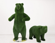 Топиари композиция медведь Цирковой h=250 см и медведь Муни - газон Deluxe Green