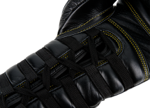 (UFC Премиальные тренировочные перчатки на шнуровке черные - 18 Oz)