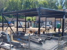 Навес с плоской кровлей из профлиста Навес с плоской кровлей из профлиста