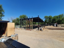 Навес с плоской кровлей из профлиста Навес с плоской кровлей из профлиста