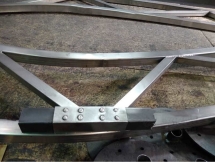 Навес из нержавеющей стали и монолитного поликарбоната Навес из нержавеющей стали и монолитного поликарбоната