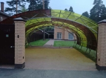 Навес из нержавеющей стали и монолитного поликарбоната Навес из нержавеющей стали и монолитного поликарбоната