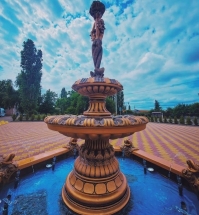 Фонтан Дворцовый с русалками