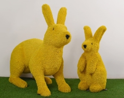 Топиари композиция заяц большой Чики и зайчик Бари - газон Есо, цветной, фото 1