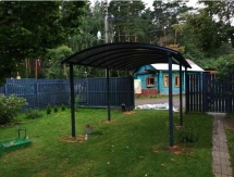 Арочный балочный навес во дворе Арочный балочный навес во дворе