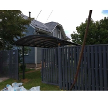 Арочный балочный навес во дворе Арочный балочный навес во дворе