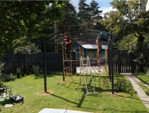 Арочный балочный навес во дворе Арочный балочный навес во дворе