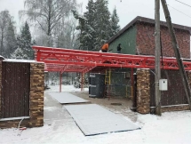 Двускатный навес с сотовым поликарбонатом Двускатный навес с сотовым поликарбонатом