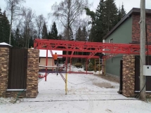 Двускатный навес с сотовым поликарбонатом Двускатный навес с сотовым поликарбонатом