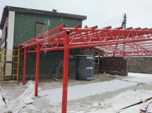 Двускатный навес с сотовым поликарбонатом Двускатный навес с сотовым поликарбонатом