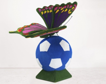 Топиари композиция Бабочка на футбольном мяче - газон Есо, фото 1