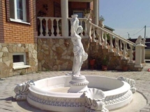 Фонтан Леоновский S и Девушка с кувшином