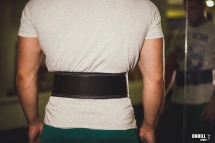 Пояс для пауэрлифтинга 100 мм, со скобой, трехслойный Пояс для пауэрлифтинга 100 мм, со скобой, трехслойный