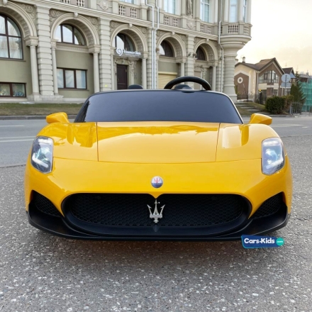 Электромобиль Maserati MC20 желтый, фото 2