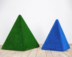 Топиари композиция Пирамиды, синияя и зеленая - газон Eco, фото 1