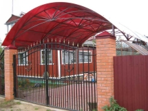 Автомобильный навес арочный красного цвета Автомобильный навес арочный красного цвета