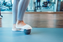 Мяч массажный 9 см серый