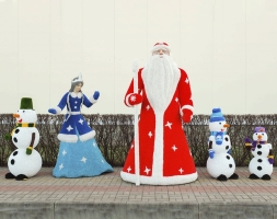 Топиари композиция Дед Мороз, Снегурочка, 3 снеговика - газон Eco, фото 1