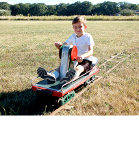 Садовая железная дорога с дрезиной Садовая железная дорога с дрезиной