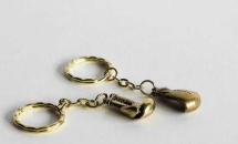 Брелок перчатка AMIGO боксерская на цепочке